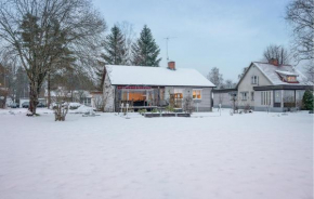 2 Bedroom Lovely Home In Mörlunda